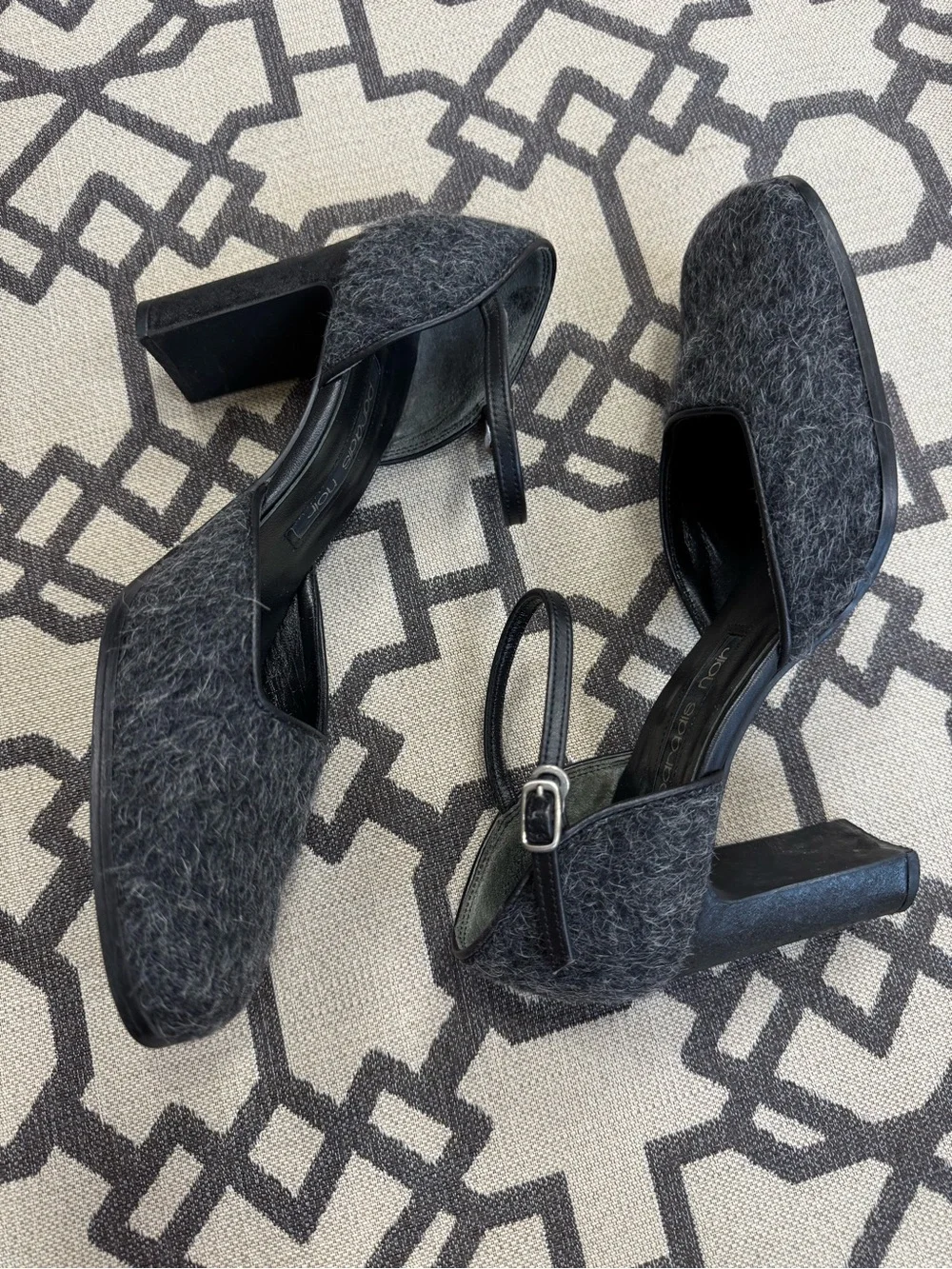 Paradis Noir Gray Fuzzy Wool Look Mary Jane Pumps Japan Women’s US 6 JP 23